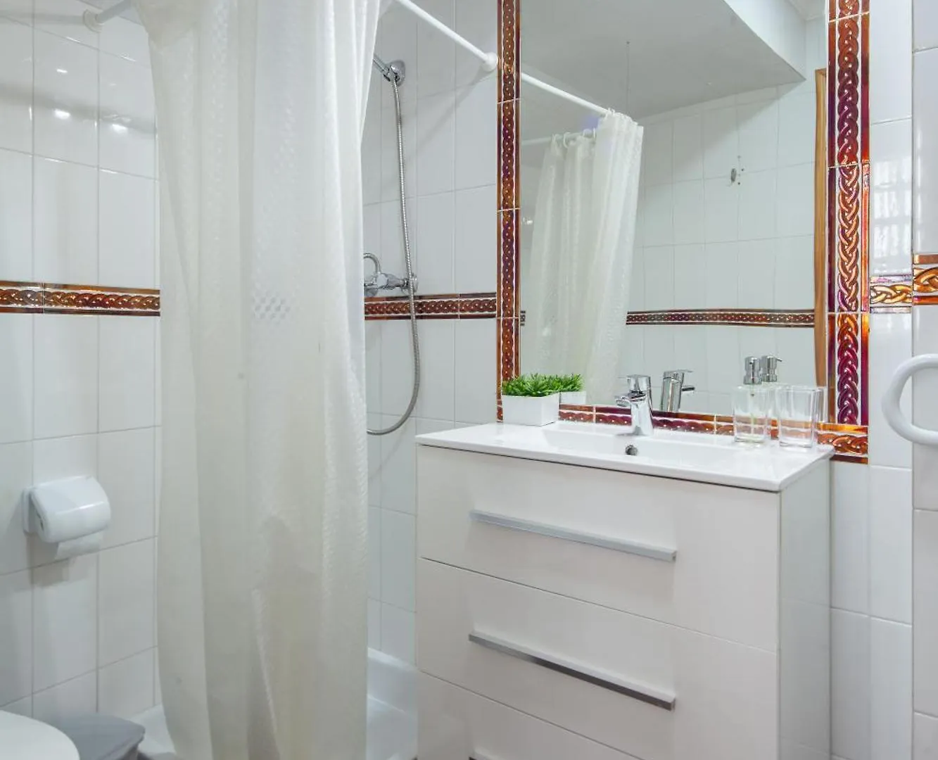 Apartment Wonderful 3 Bedroom Flat In The Heart Of Triana Seville