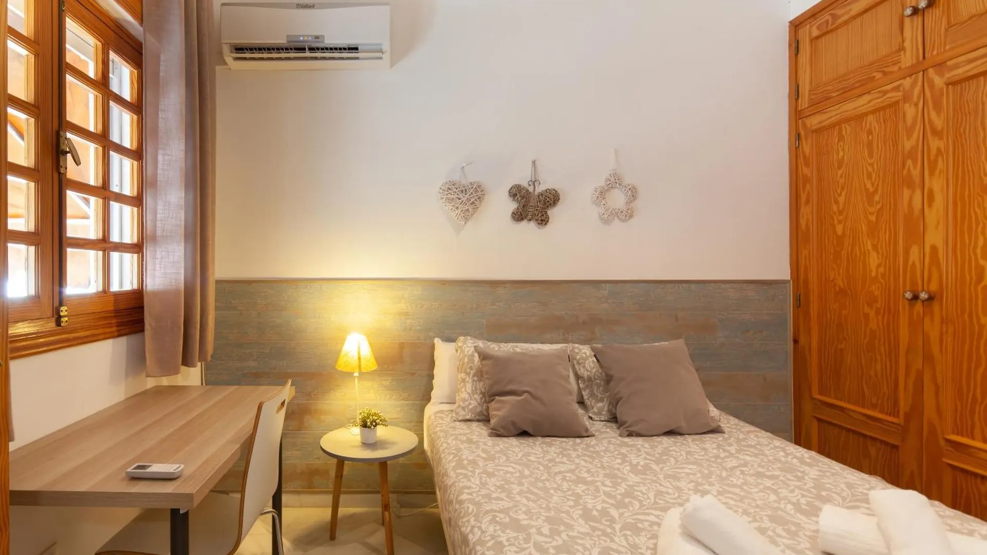 Apartment Wonderful 3 Bedroom Flat In The Heart Of Triana Seville