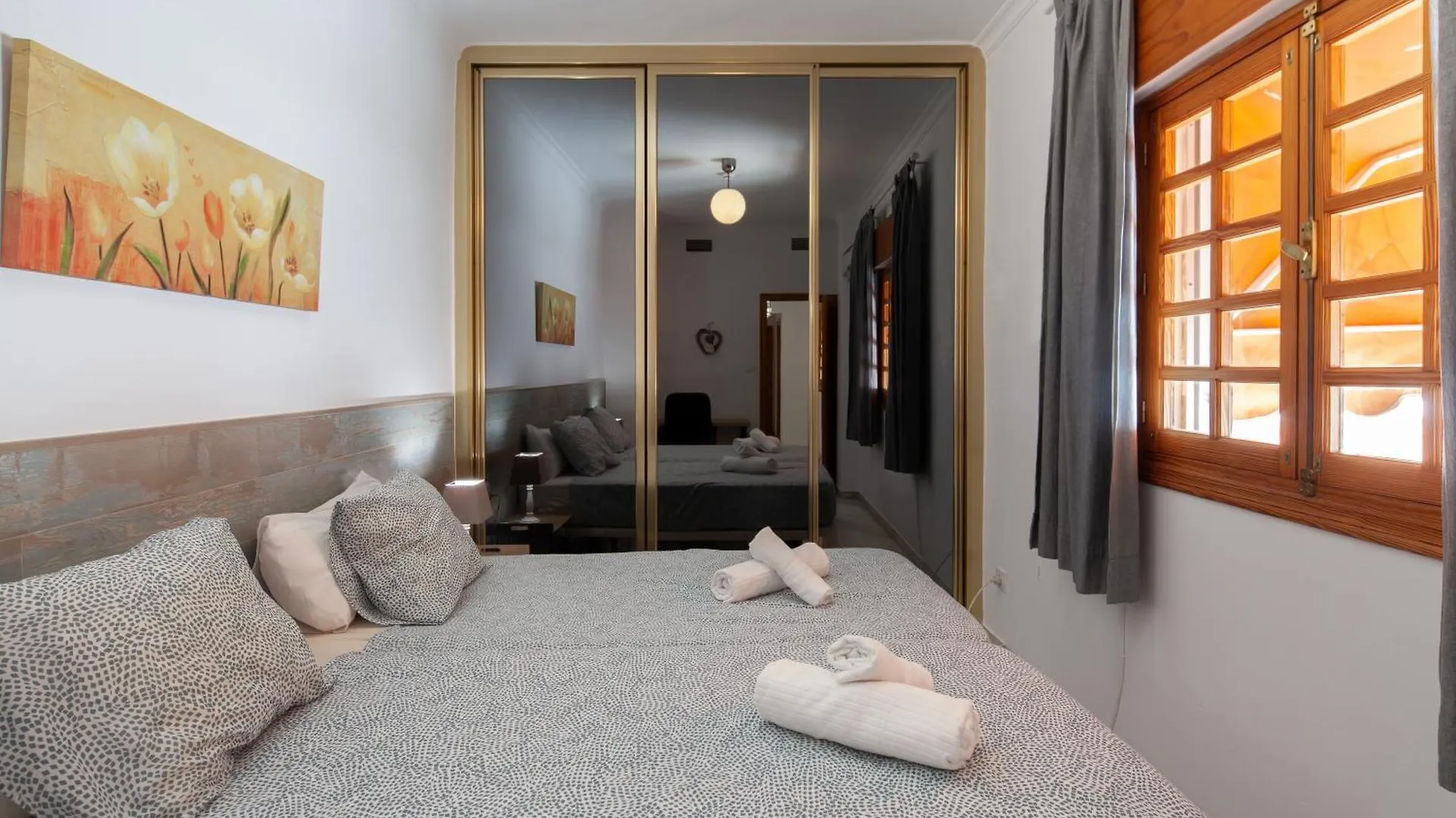Wonderful 3 Bedroom Flat In The Heart Of Triana Seville 0*,