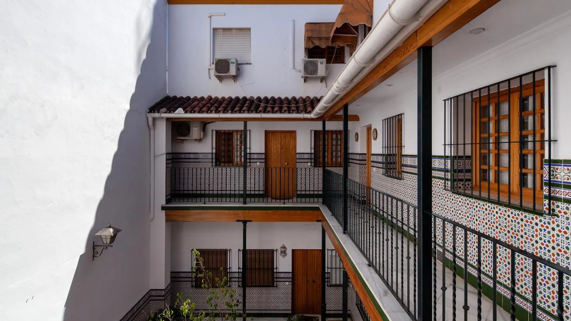 Wonderful 3 Bedroom Flat In The Heart Of Triana Seville 0*,