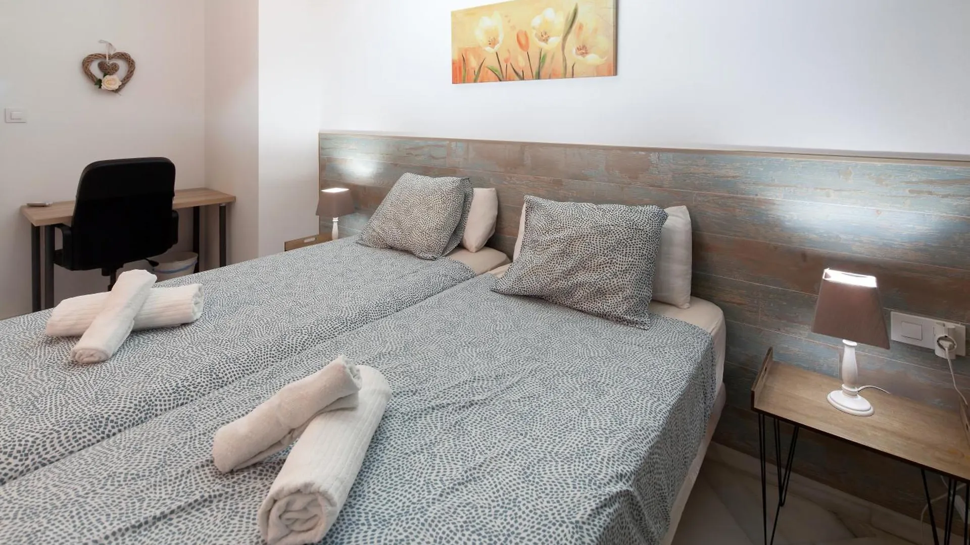Wonderful 3 Bedroom Flat In The Heart Of Triana Seville Apartment