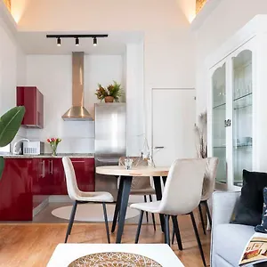 Apartment Familiar Nuevo De Diseno En La Mejor Zona De Triana, Parking Included, Sevilla