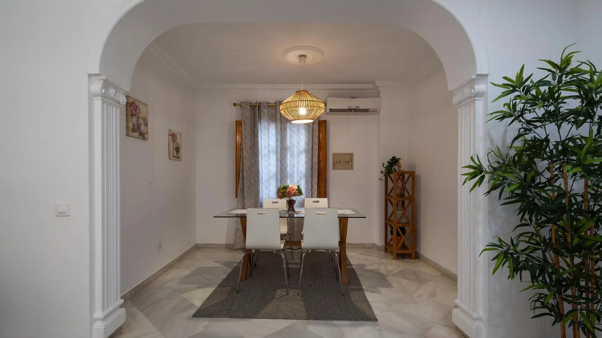 Wonderful 3 Bedroom Flat In The Heart Of Triana Seville Apartment