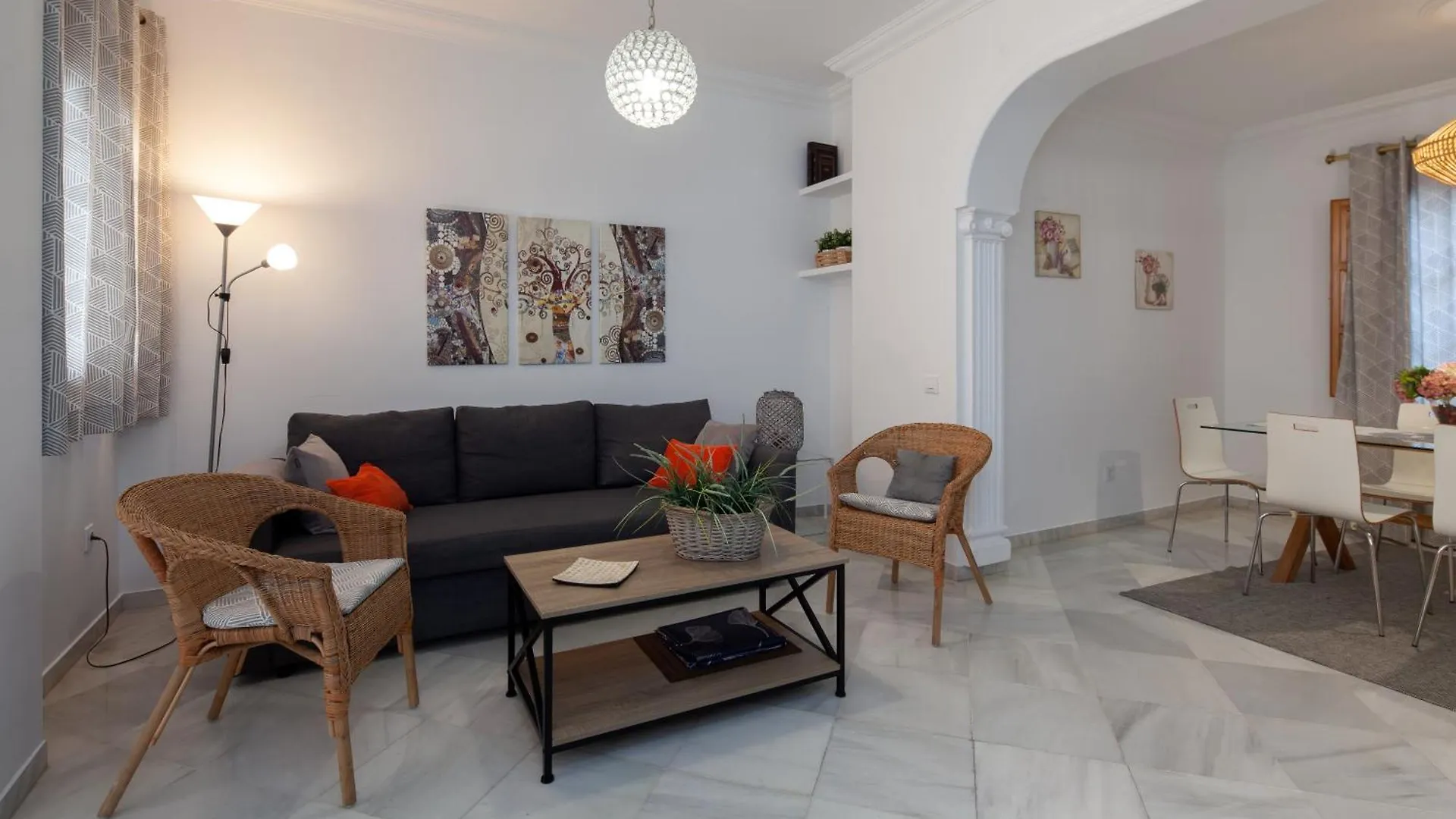 Wonderful 3 Bedroom Flat In The Heart Of Triana Seville Spain
