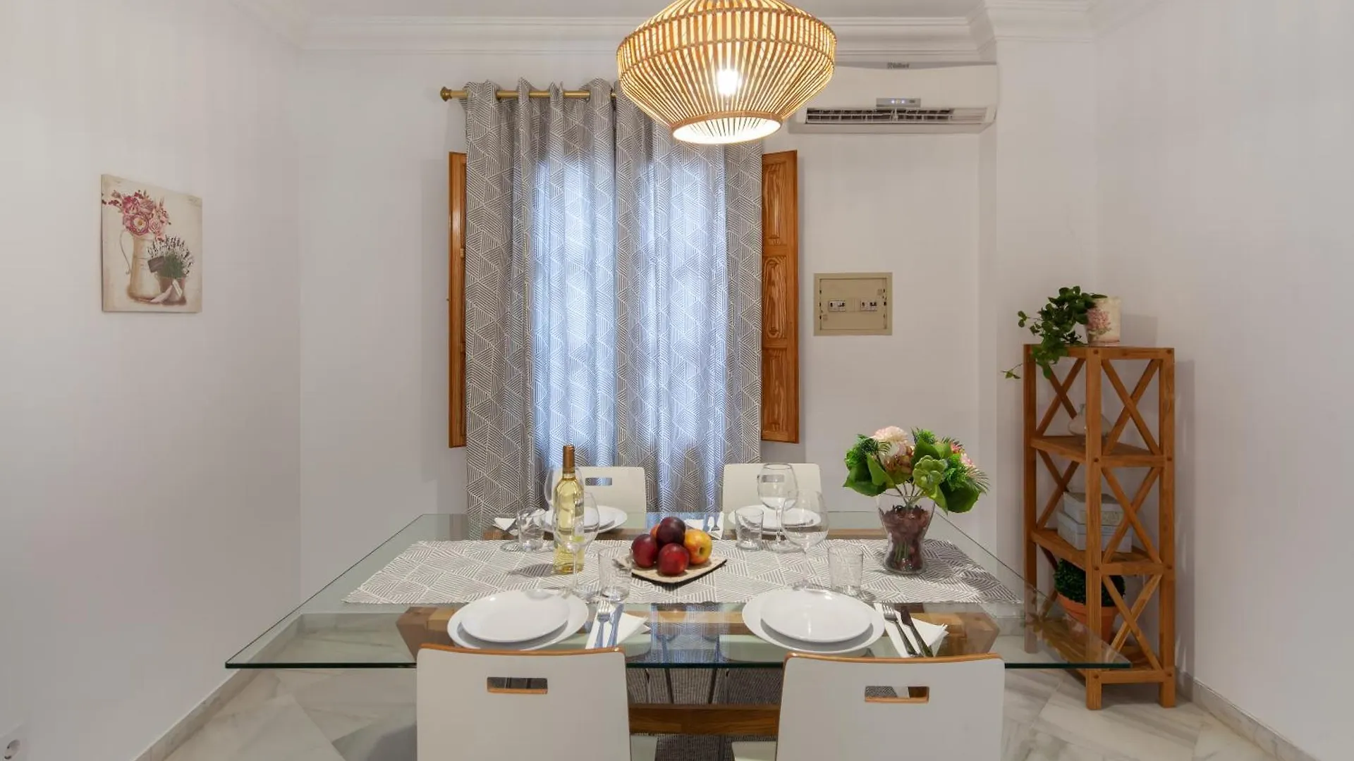 Wonderful 3 Bedroom Flat In The Heart Of Triana Seville 0*,  Spain