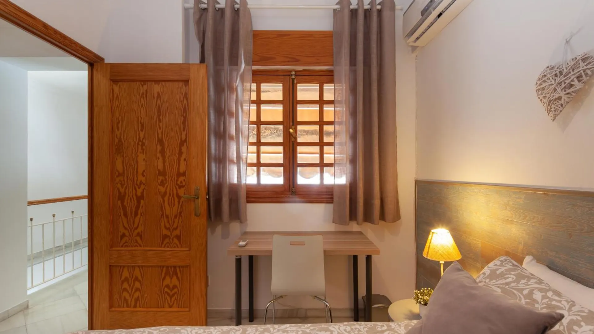 Wonderful 3 Bedroom Flat In The Heart Of Triana Seville